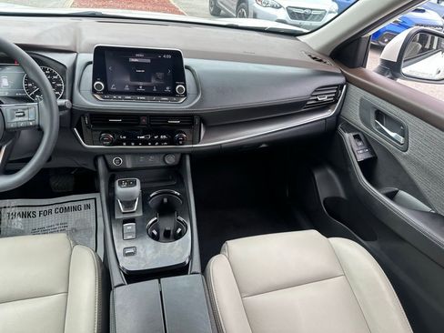 Used 2023 Nissan Rogue SV image 21