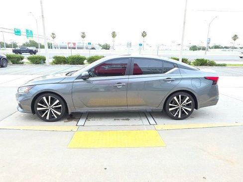 Used 2020 Nissan Altima 2.5 SR w/ Premium Package FWD image 7