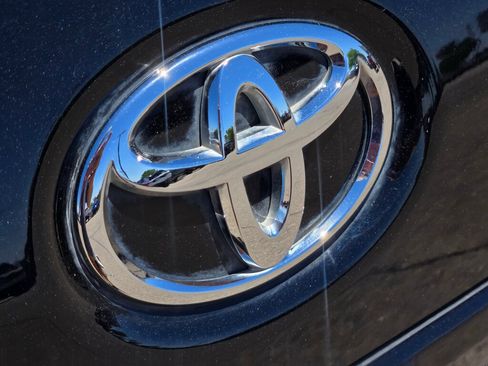 Used 2018 Toyota Sienna XLE Premium AWD/4WD image 14