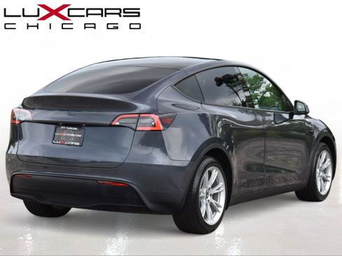 Used 2021 Tesla Model Y Long Range AWD/4WD image 7