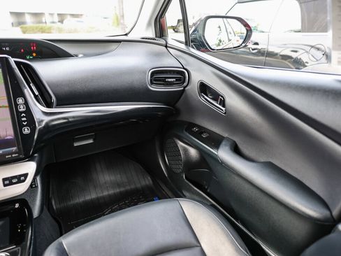 Certified 2019 Toyota Prius Prime Advanced image 6