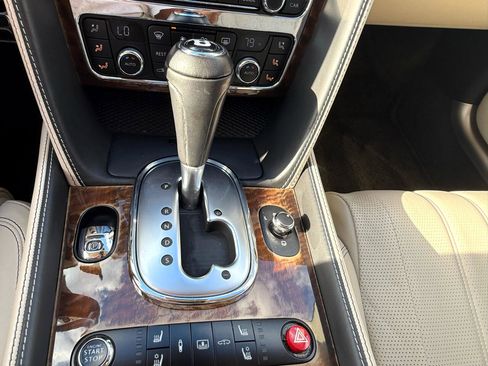 Used 2015 Bentley Flying Spur V8 image 39