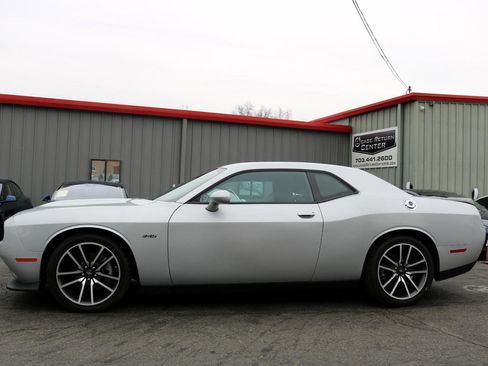 Used 2023 Dodge Challenger R/T image 4