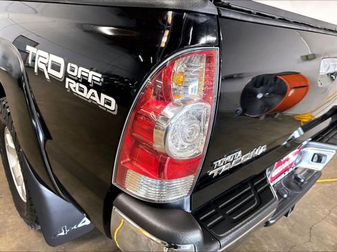 Used 2015 Toyota Tacoma 4x4 Double Cab w/ TRD Off-Road Package image 30
