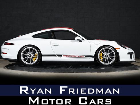 Used 2016 Porsche 911 R RWD image 1