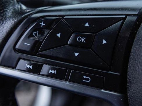 Used 2020 Nissan Rogue SV AWD/4WD image 14