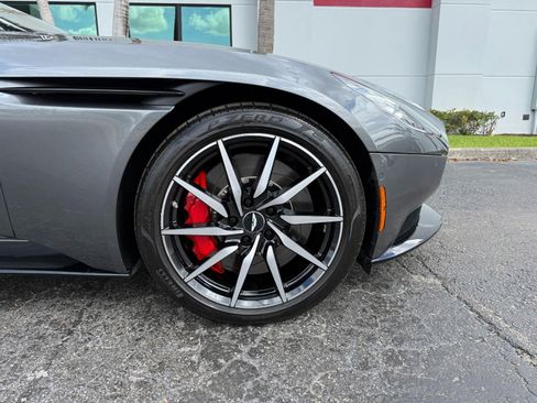 Used 2019 Aston Martin DB11 Volante image 20