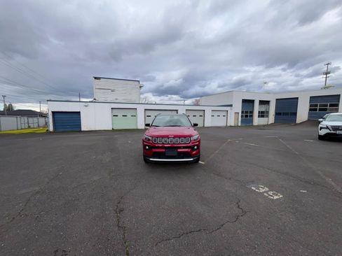 Used 2025 Jeep Compass Limited image 16