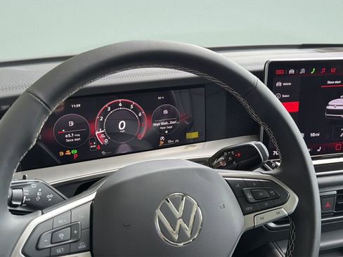 New 2026 Volkswagen Tiguan SE AWD/4WD image 29