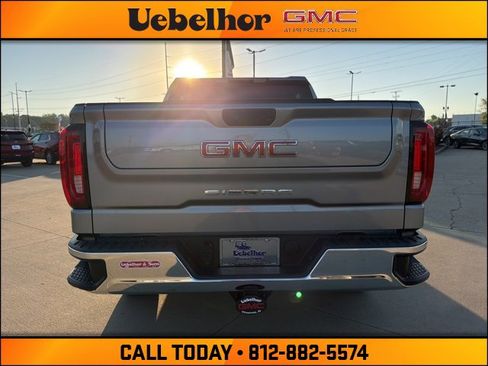 Used 2025 GMC Sierra 1500 SLT image 8