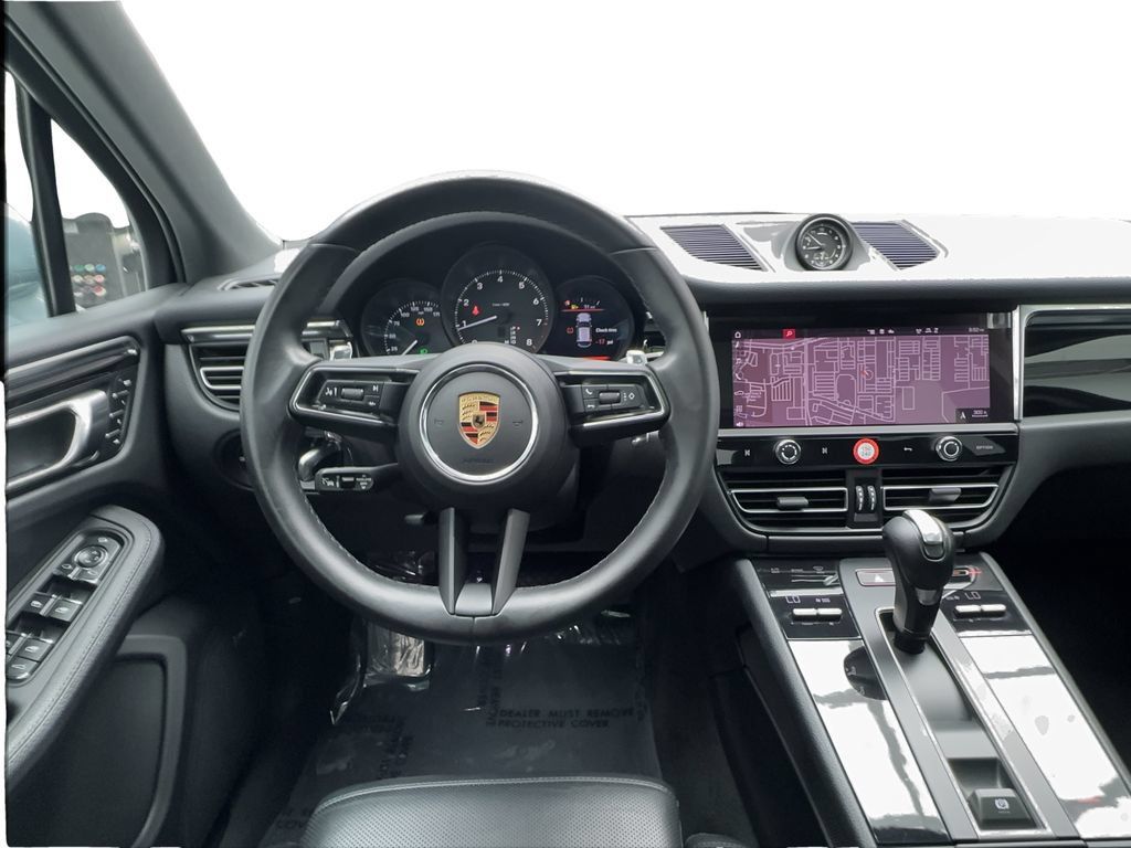 Used 2024 Porsche Macan AWD/4WD image 36