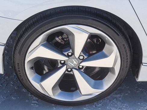 Used 2020 Honda Accord Touring image 9