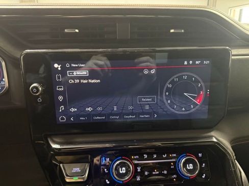 Used 2024 GMC Sierra 2500 AT4 w/ AT4 Premium Plus Package image 17