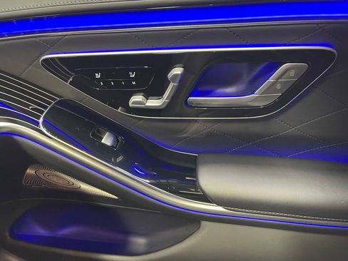 Used 2023 Mercedes-Benz S 580e 4MATIC Sedan w/ 3D Technology Package image 26