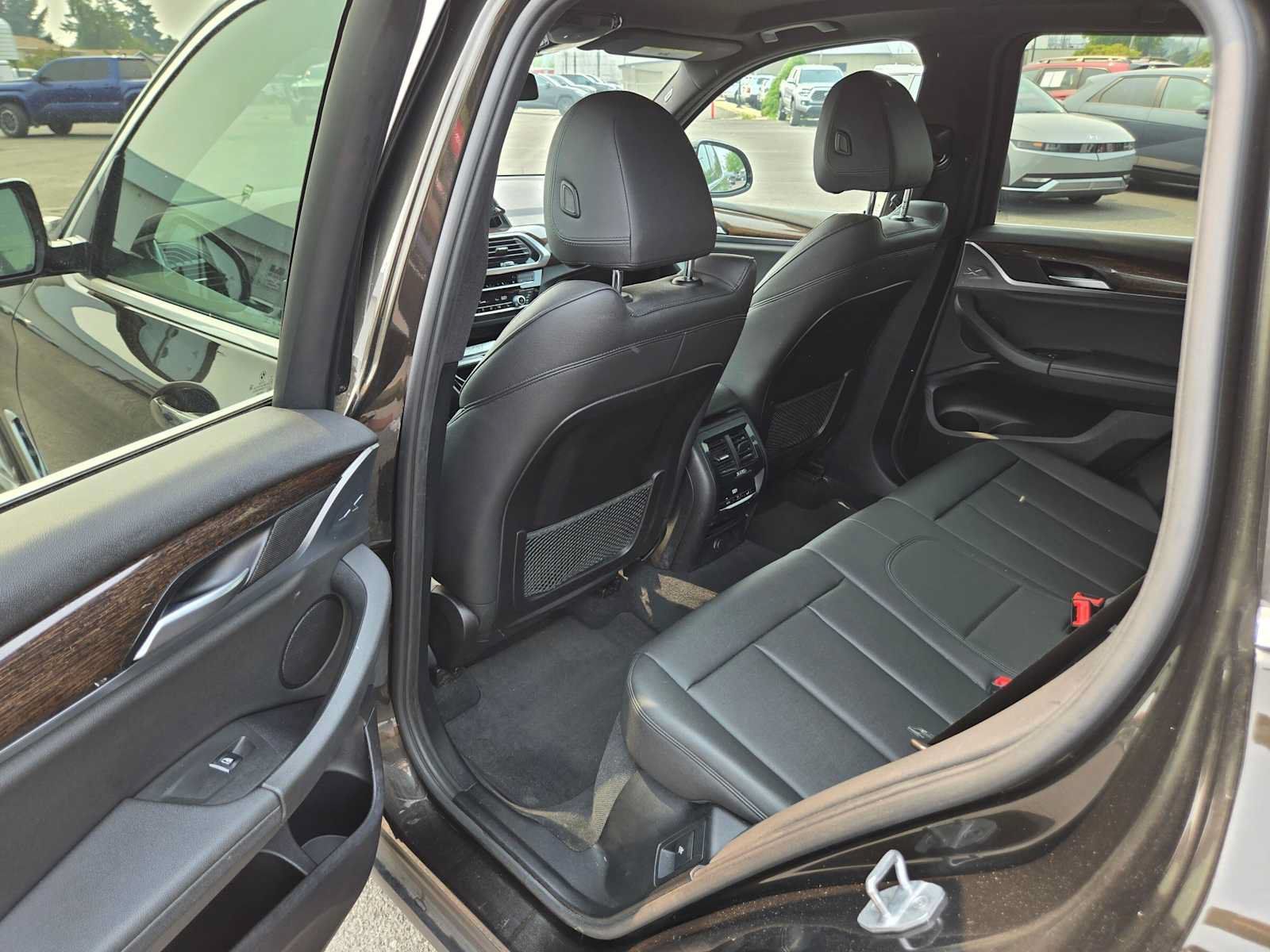 Used 2019 BMW X3 xDrive30i w/ Driving Assistance Package AWD/4WD image 17