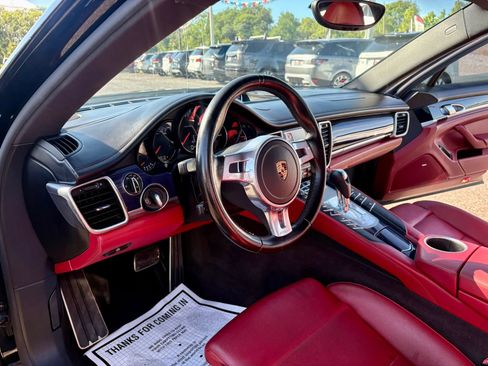 Used 2016 Porsche Panamera image 16