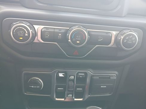 Used 2020 Jeep Wrangler Unlimited Sport S AWD/4WD image 16