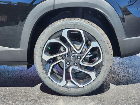 New 2026 Chevrolet Trax RS w/ Sunroof Package image 9