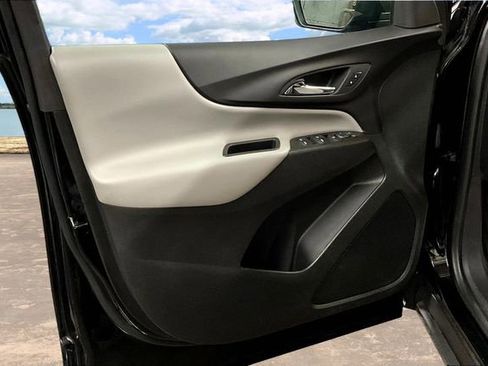 Used 2024 Chevrolet Equinox LS image 19