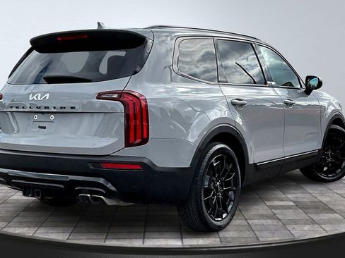 Used 2022 Kia Telluride SX w/ SX Prestige Package image 2