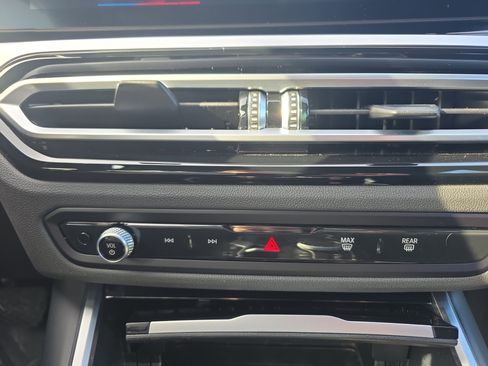 Used 2024 BMW 330i xDrive Sedan w/ Convenience Package image 40