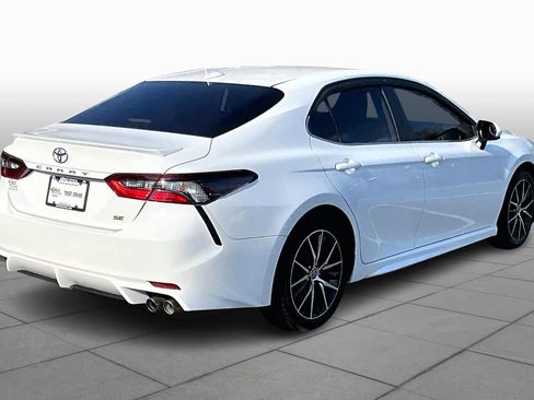 Certified 2021 Toyota Camry SE image 12