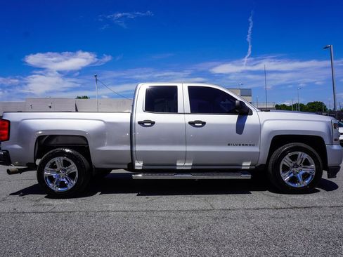 Used 2018 Chevrolet Silverado 1500 Custom w/ Custom Value Package RWD image 26