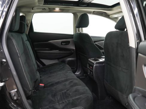 Used 2019 Nissan Murano SV w/ Premium Package AWD/4WD image 12
