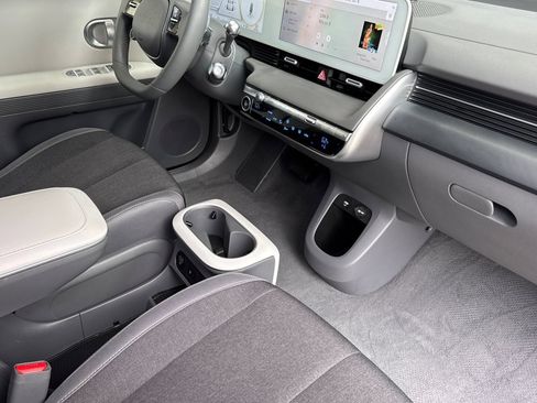 Certified 2024 Hyundai Ioniq 5 SEL RWD image 16