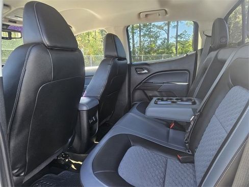 Used 2017 Chevrolet Colorado Z71 image 12