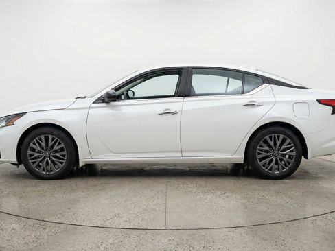 Used 2025 Nissan Altima 2.5 SV image 5