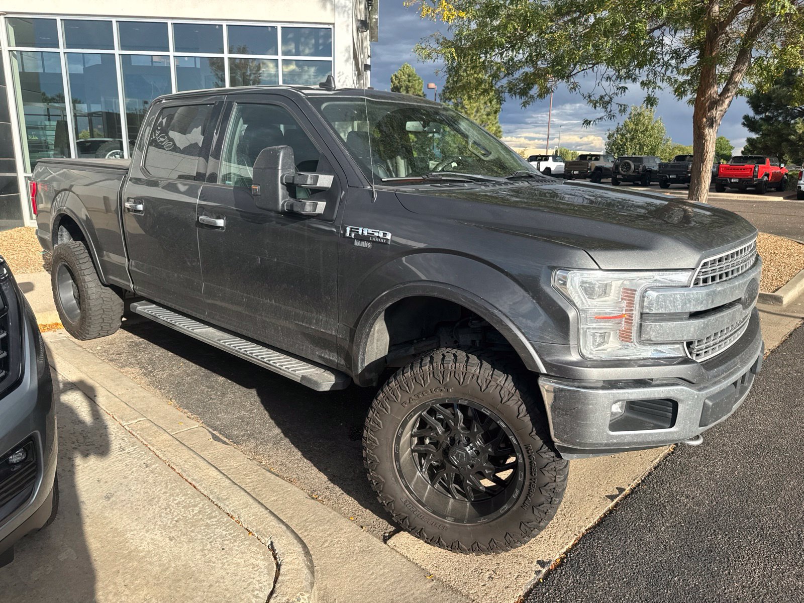 Used 2019 Ford F150 Lariat w/ Equipment Group 502A Luxury AWD/4WD image 2