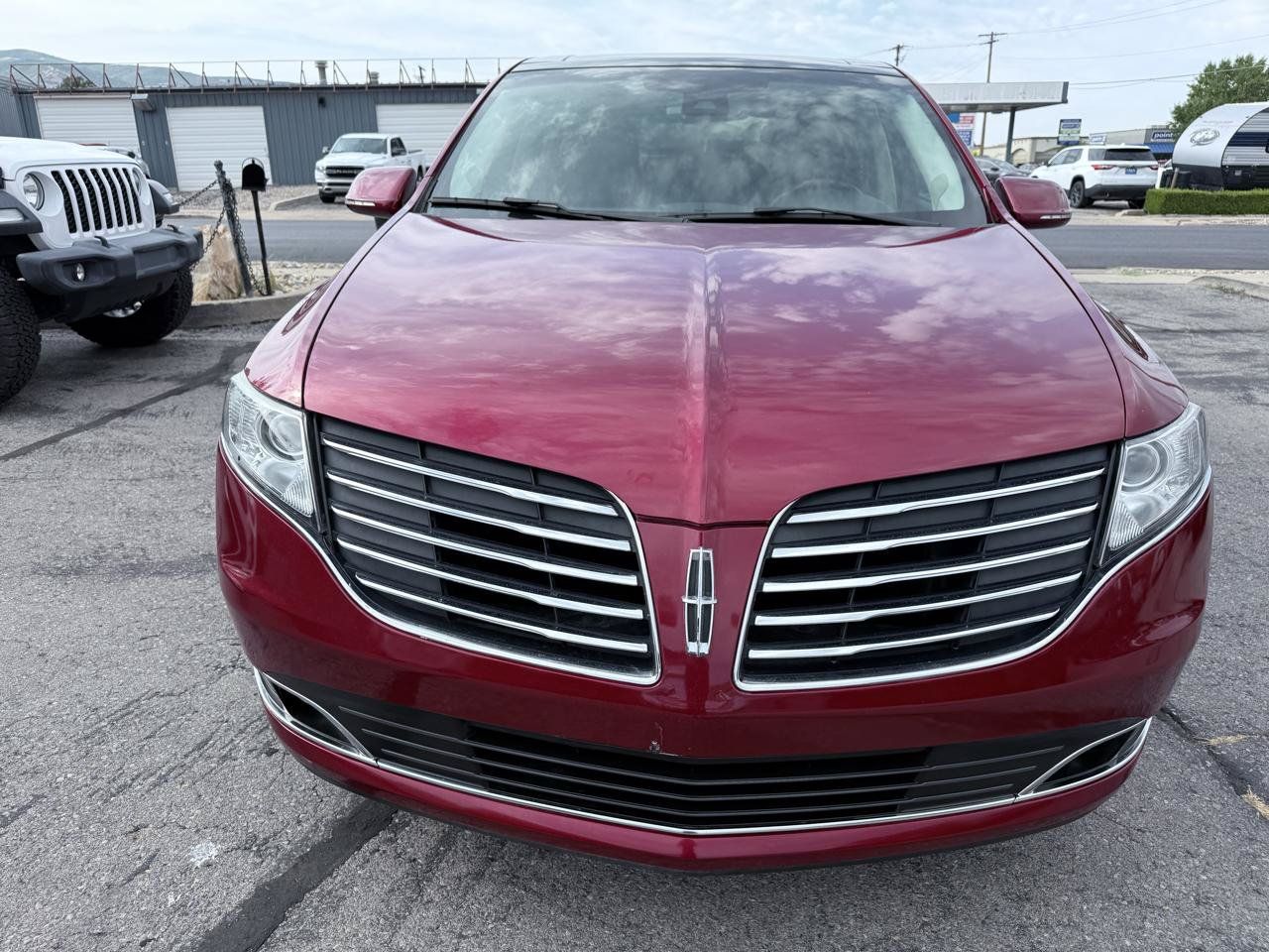 Used 2018 Lincoln MKT FWD image 8