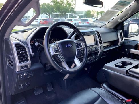 Used 2020 Ford F150 Lariat image 17