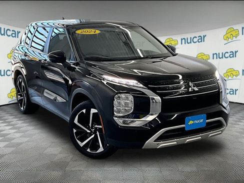Used 2024 Mitsubishi Outlander SE AWD/4WD image 1