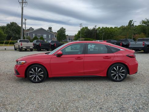 Used 2024 Honda Civic EX-L image 7