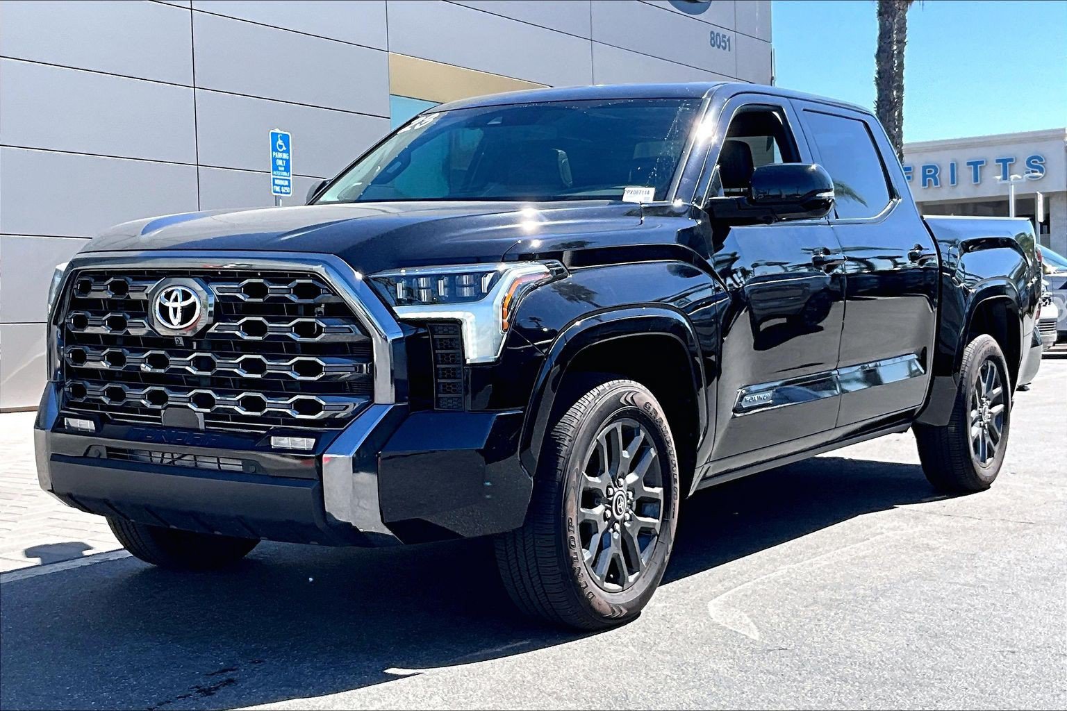 Used 2023 Toyota Tundra Platinum AWD/4WD image 1