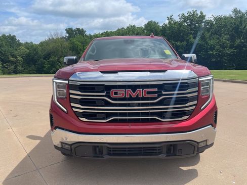 Used 2024 GMC Sierra 1500 SLT AWD/4WD image 2
