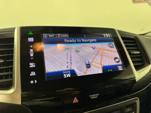 Used 2018 Honda Pilot Touring image 19