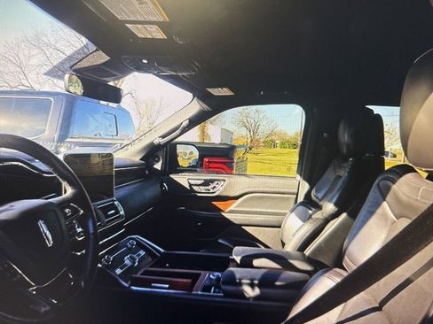 Used 2021 Lincoln Navigator Reserve image 10
