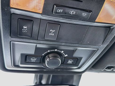 Used 2018 Toyota Tacoma TRD Off-Road AWD/4WD image 27
