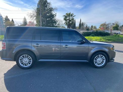 Used 2017 Ford Flex SEL w/ Equipment Group 202A image 4