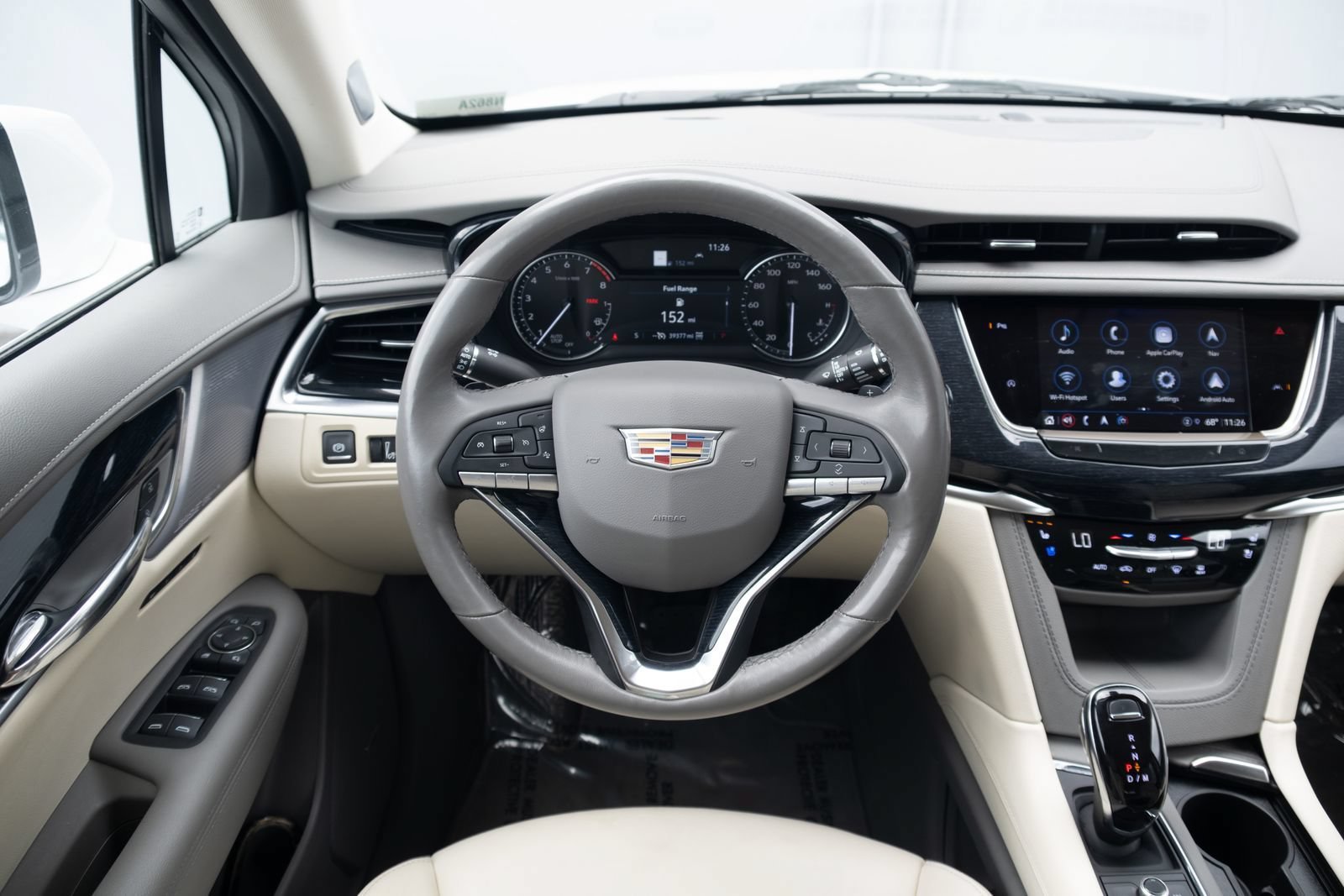 Used 2024 Cadillac XT6 Premium Luxury AWD/4WD image 2