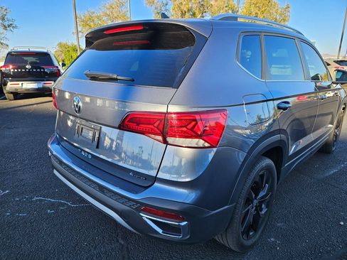 Used 2022 Volkswagen Taos SE w/ IQ.Drive SE Package AWD/4WD image 5