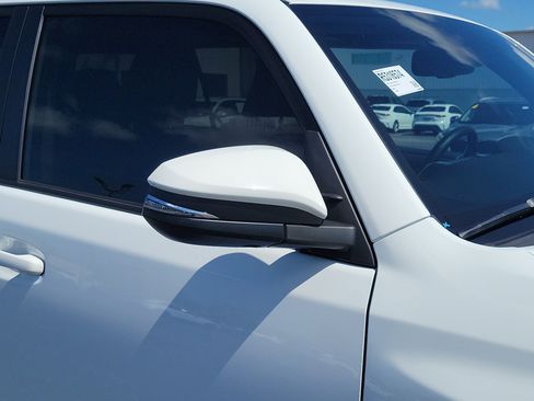 Used 2024 Toyota 4Runner SR5 Premium w/ Moonroof Package RWD image 9