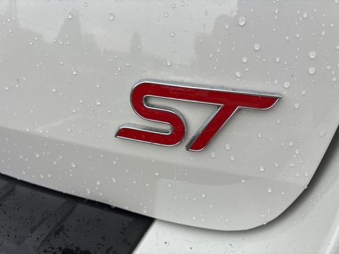 Used 2022 Ford Explorer ST w/ ST Street Pack image 30