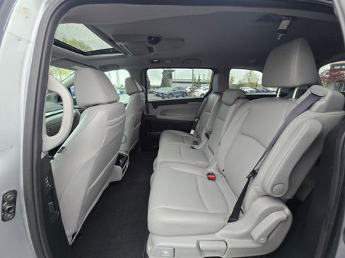 Used 2018 Honda Odyssey Touring image 17