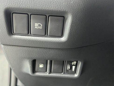 Used 2021 Toyota C-HR LE image 13