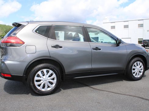 Used 2017 Nissan Rogue S AWD/4WD image 9