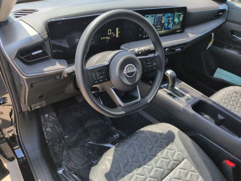 New 2026 Nissan Kicks SV w/ Charging Package FWD image 2